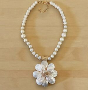Single Flower with Pearls Necklace